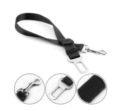 Pas za pripenjanje s priključkom v varnostni pas vozila